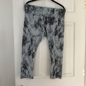 Sz L athletic workout leggings capri RBX